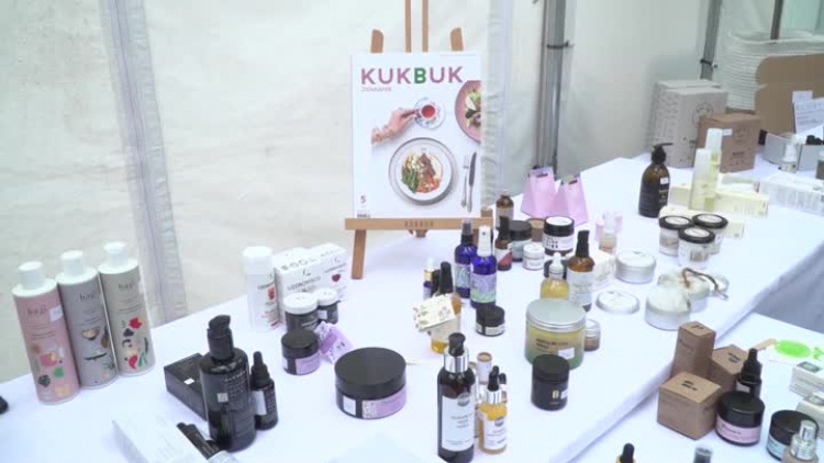 418515870_kukbuk_polskie_produkty_3_s.mp4