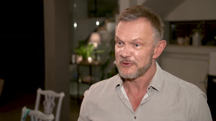 1696752347-pazura-serial-tajemnica-1-s.mp4