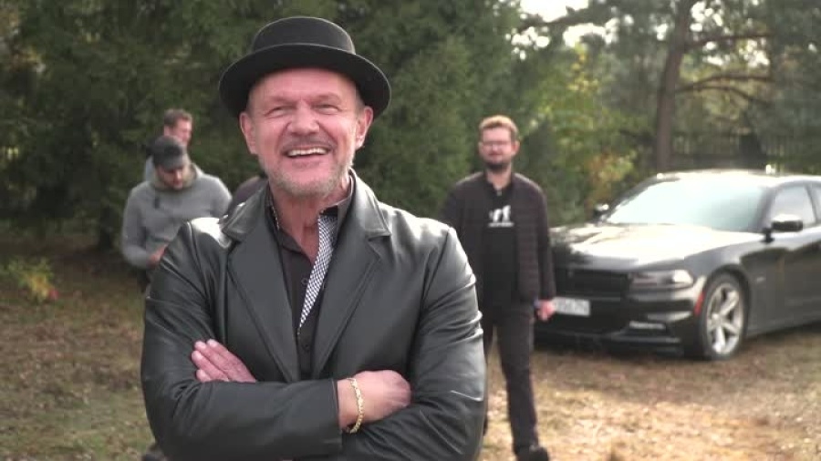 711972976-pazura-100-1-s.mp4